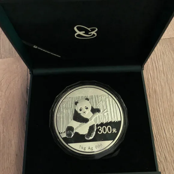 China Panda 1 KG Silber 2014 Proof + Box *