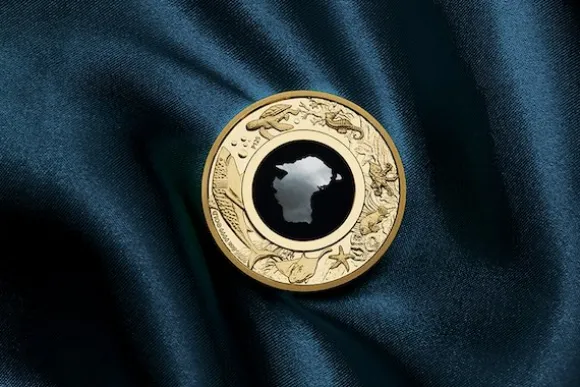 Great Southern Land - Mother of Pearl - 2 Oz Gold Proof 2024