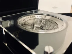 Känguru 2 KG Silber - High Relief - Antik Finish +Box 2019*